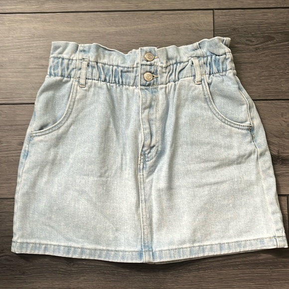 PacSun lightwash jean skirt with paper-bag waist, size M. - Picture 1 of 3